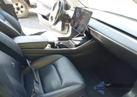 2018 Tesla Model 3 Long Range/Mid Range from USA, damaged, VIN 5YJ3E1EA4JF154896